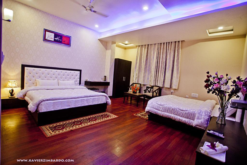 Hotel Krishna International Вріндаван Номер фото