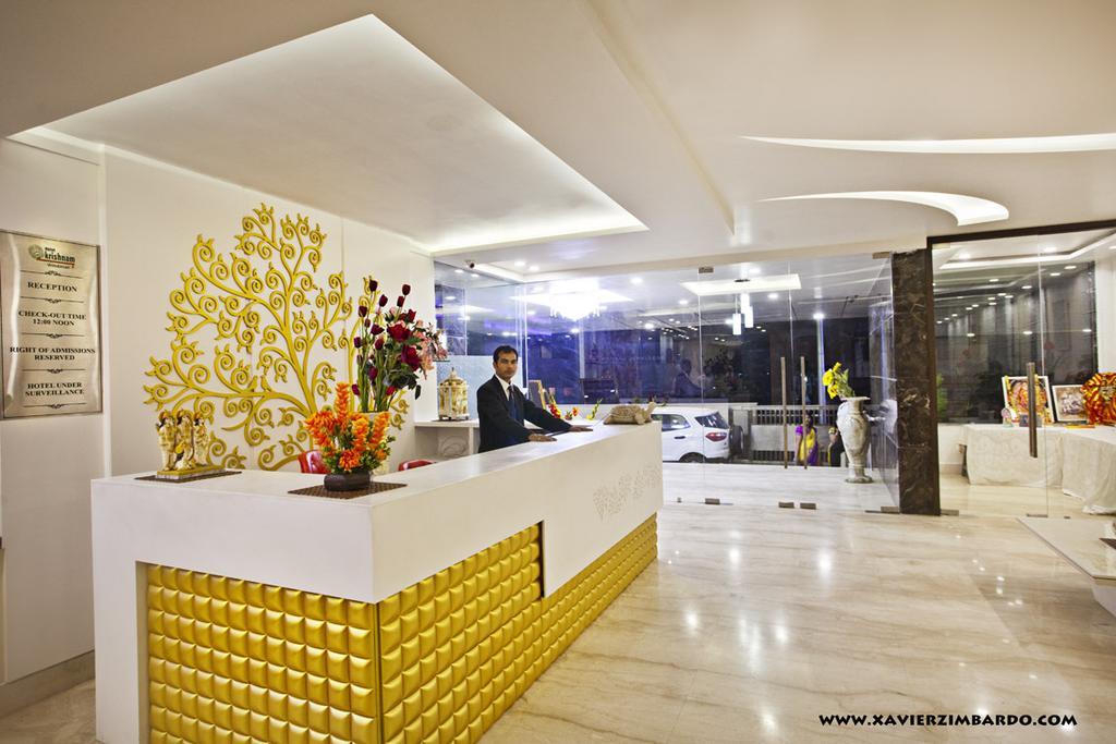 Hotel Krishna International Вріндаван Екстер'єр фото
