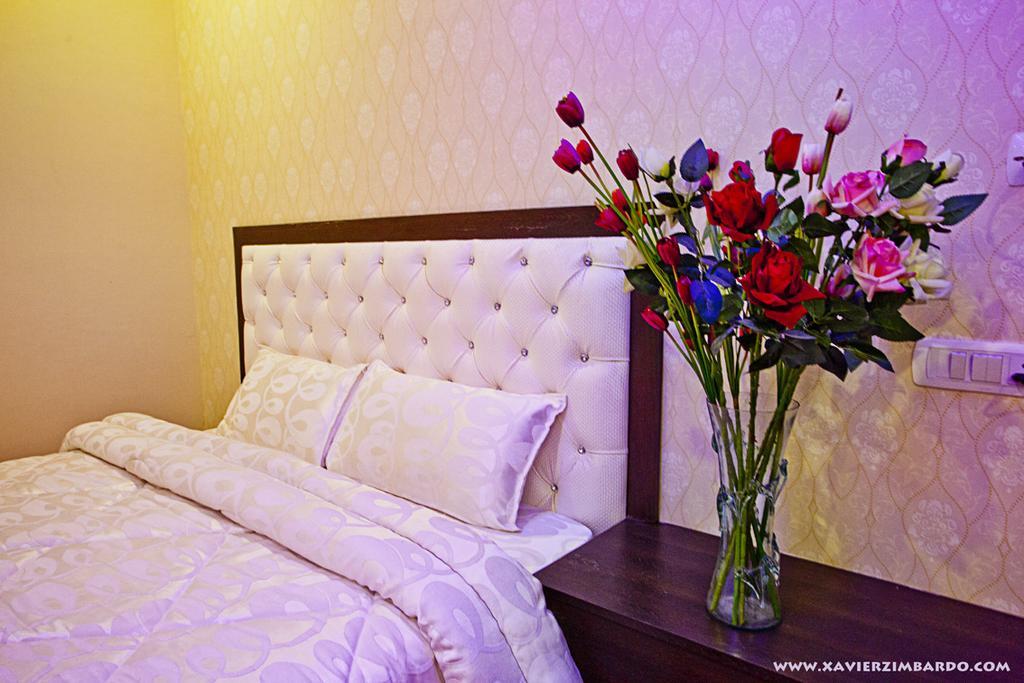 Hotel Krishna International Вріндаван Екстер'єр фото