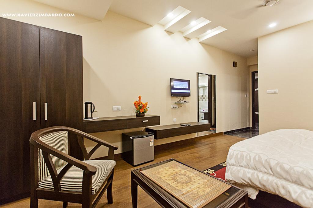 Hotel Krishna International Вріндаван Екстер'єр фото