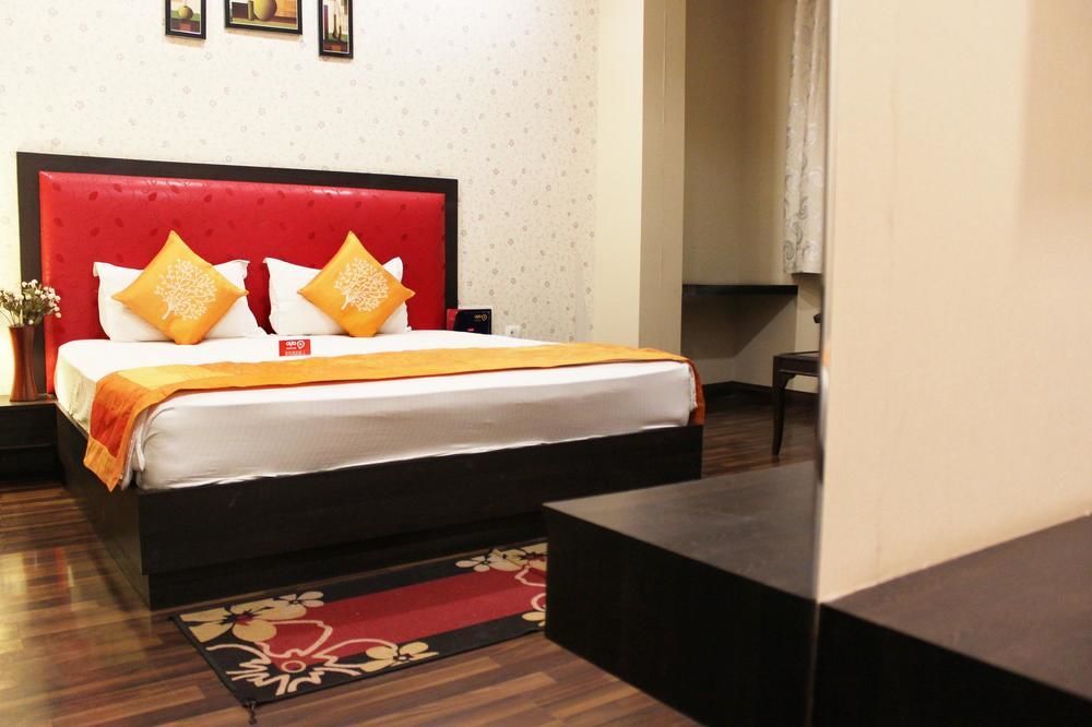 Hotel Krishna International Вріндаван Екстер'єр фото
